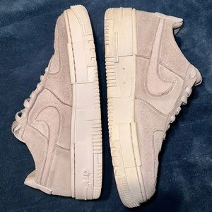 Nike Air Force 1 Women’s 9.5 cream and pink